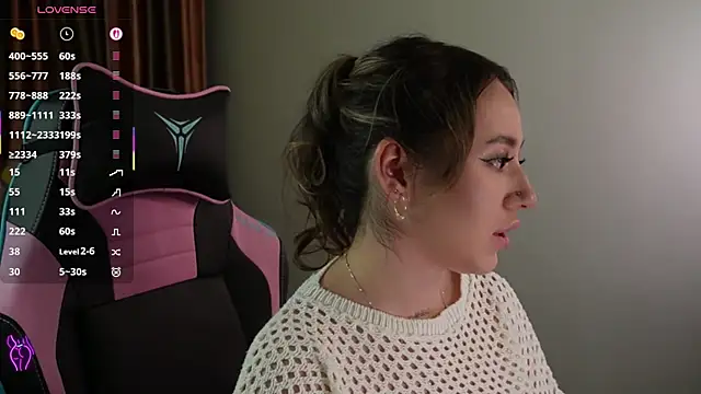 Snapshot of Fiona-Love chatting on 10-18-25, 03:24 Fiona-Love online show from 10-18-25, 03:24