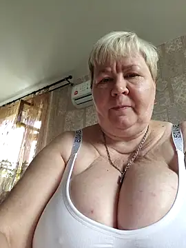 EffectFiona online show from 09-15-25, 02:33