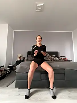 MaviePearl online show from 10-04-25, 09:29