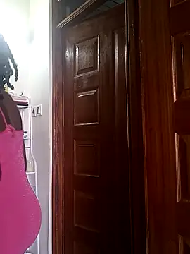 Prettybecs online show from 03-04-25, 12:12