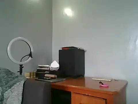 Prettybecs online show from 10-06-25, 07:50