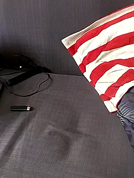 Prettybecs online show from 10-19-25, 07:20