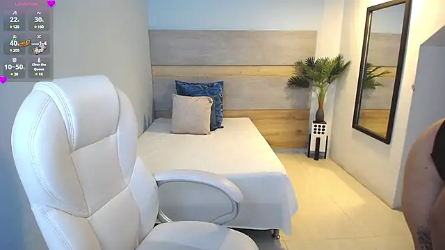 sophia hadid online show from 12-31-24, 01:19