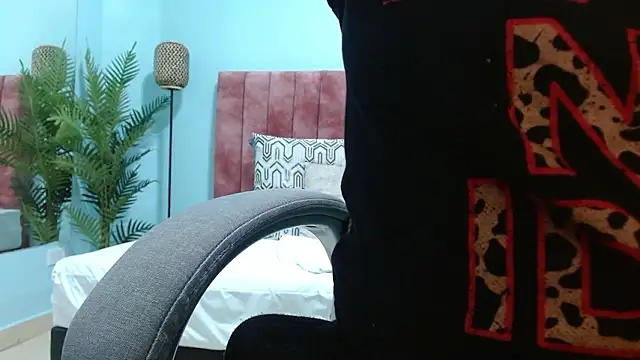 sophia hadid online show from 01-08-26, 08:00