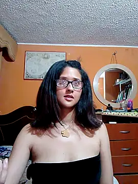 Snapshot of sofia_101 chatting on 10-02-25, 06:09 sofia 101 online show from 10-02-25, 06:09