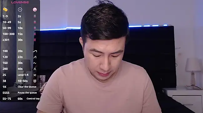 andrewmhilton  online show from 03-21-25, 06:29