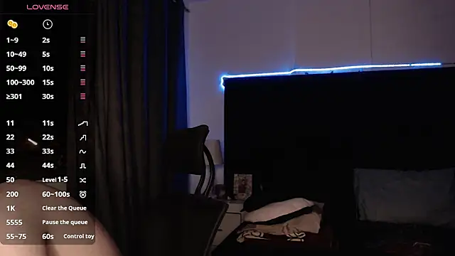 andrewmhilton  online show from 10-12-25, 06:23