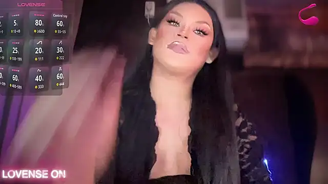 Snapshot of one_great_devine chatting on 10-27-25, 06:45 one great devine online show from 10-27-25, 06:45