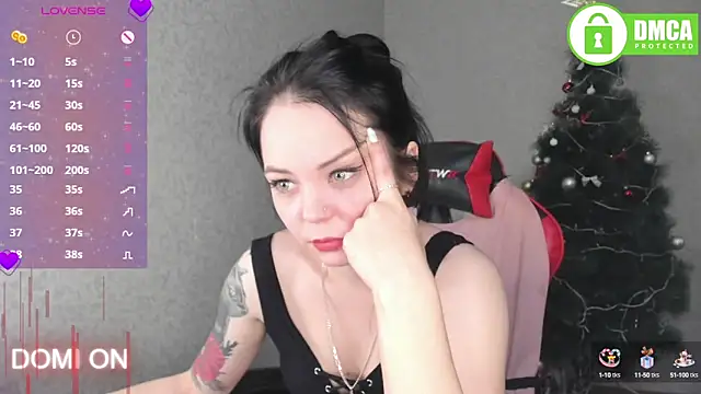 Snapshot of AnnyHoney_ chatting on 12-13-24, 11:39 AnnyHoney online show from 12-13-24, 11:39