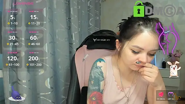 Snapshot of AnnyHoney_ chatting on 10-23-25, 12:15 AnnyHoney online show from 10-23-25, 12:15