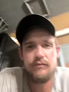 Snapshot of Midwestalpha chatting on 10-05-25, 04:55 Midwestalpha online show from 10-05-25, 04:55