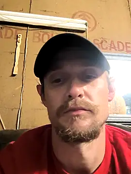 Snapshot of Midwestalpha chatting on 10-25-25, 06:32 Midwestalpha online show from 10-25-25, 06:32