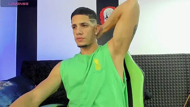 jhonnysnow17 online show from 02-04-25, 04:15