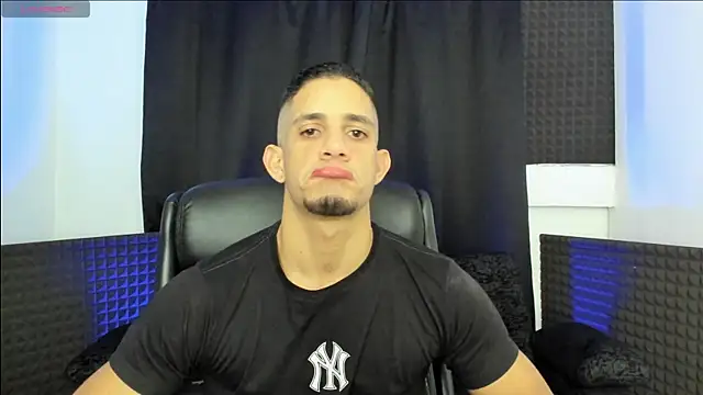 jhonnysnow17 online show from 06-11-26, 11:58