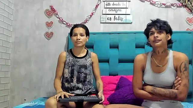 Snapshot of chicamir22 chatting on 10-17-25, 08:00 chicamir22 online show from 10-17-25, 08:00