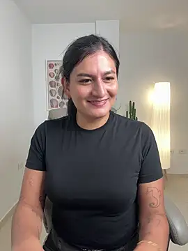 Snapshot of ari_artis chatting on 02-10-26, 07:40 ari artis online show from 02-10-26, 07:40