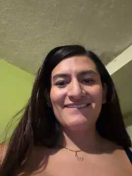 Snapshot of ari_artis chatting on 06-14-26, 03:08 ari artis online show from 06-14-26, 03:08