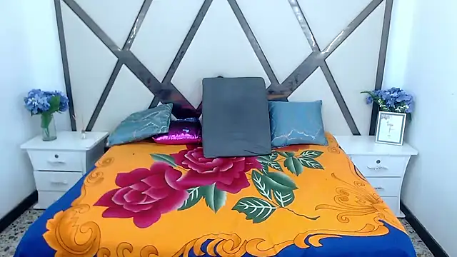 Snapshot of ChloexBigAss chatting on 12-25-24, 09:00 ChloexBigAss online show from 12-25-24, 09:00