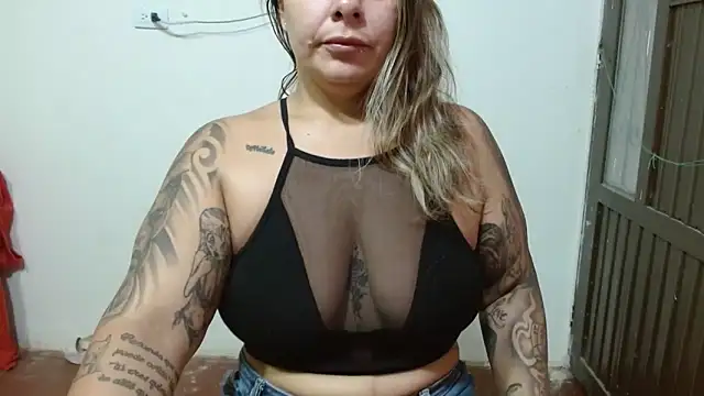 Snapshot of ChloexBigAss chatting on 12-14-25, 04:45 ChloexBigAss online show from 12-14-25, 04:45