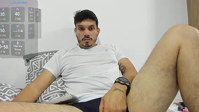 Snapshot of alejandro_stark chatting on 09-19-25, 04:58 alejandro stark online show from 09-19-25, 04:58