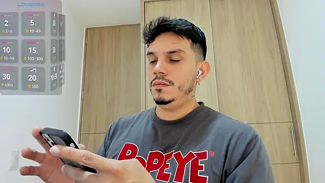 Snapshot of alejandro_stark chatting on 11-07-25, 01:33 alejandro stark online show from 11-07-25, 01:33