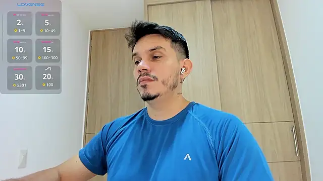 Snapshot of alejandro_stark chatting on 11-08-25, 08:47 alejandro stark online show from 11-08-25, 08:47