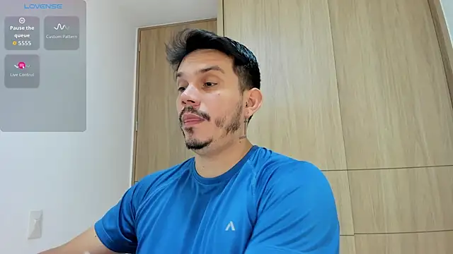 Snapshot of alejandro_stark chatting on 11-22-25, 04:11 alejandro stark online show from 11-22-25, 04:11