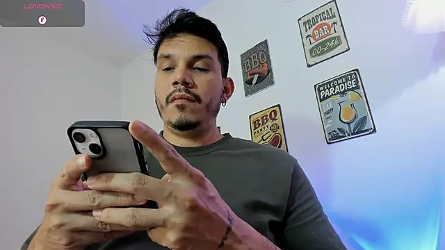 Snapshot of alejandro_stark chatting on 01-18-26, 09:29 alejandro stark online show from 01-18-26, 09:29