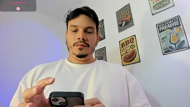 Snapshot of alejandro_stark chatting on 02-03-26, 12:43 alejandro stark online show from 02-03-26, 12:43