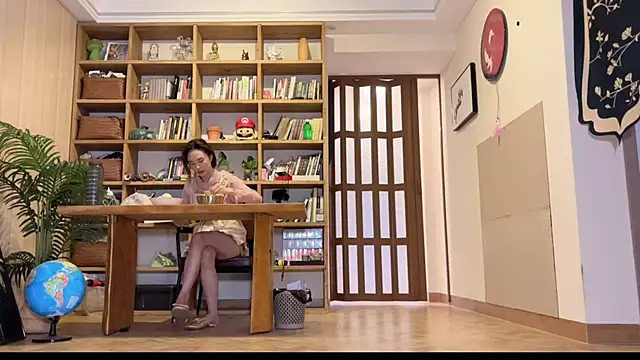 Snapshot of grandeeney chatting on 02-21-25, 10:17 grandeeney online show from 02-21-25, 10:17