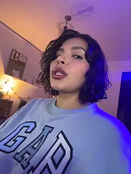 GigiiStone online show from 12-15-25, 11:42