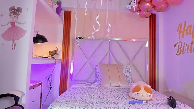 Happy tits online show from 03-18-25, 06:48