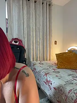 Snapshot of zafiro_mo0n chatting on 02-14-26, 10:39 zafiro mo0n online show from 02-14-26, 10:39