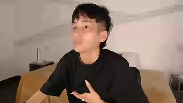 Snapshot of hot_little_bunny chatting on 01-22-25, 08:28 hot little bunny online show from 01-22-25, 08:28