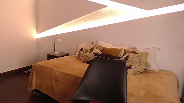 Snapshot of hot_little_bunny chatting on 01-24-25, 08:54 hot little bunny online show from 01-24-25, 08:54