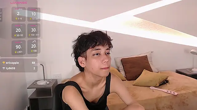 Snapshot of hot_little_bunny chatting on 01-31-25, 12:06 hot little bunny online show from 01-31-25, 12:06