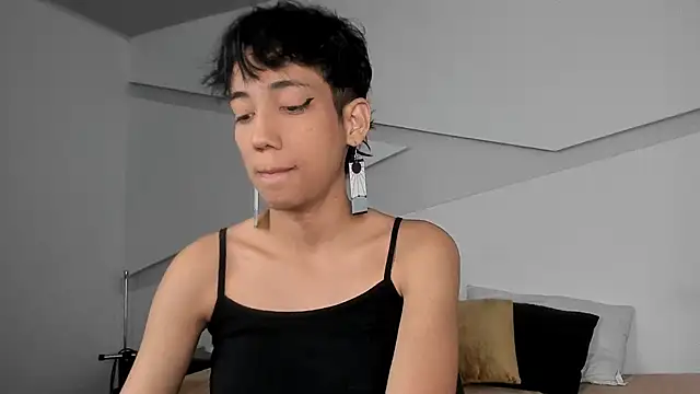 Snapshot of hot_little_bunny chatting on 02-01-25, 08:37 hot little bunny online show from 02-01-25, 08:37