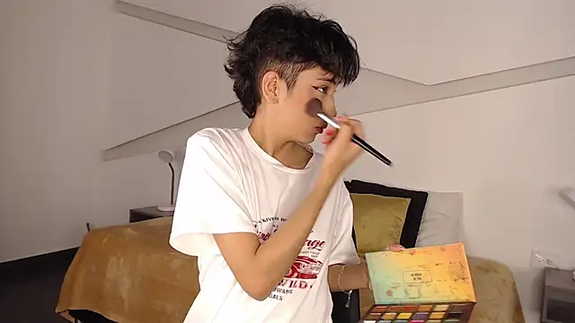 Snapshot of hot_little_bunny chatting on 02-06-25, 08:56 hot little bunny online show from 02-06-25, 08:56