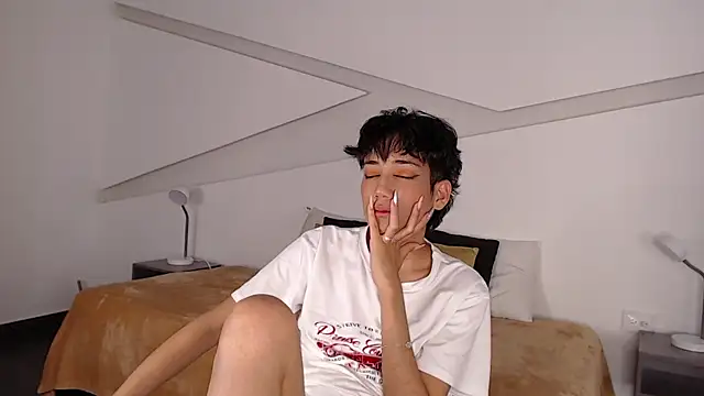 Snapshot of hot_little_bunny chatting on 02-06-25, 11:58 hot little bunny online show from 02-06-25, 11:58