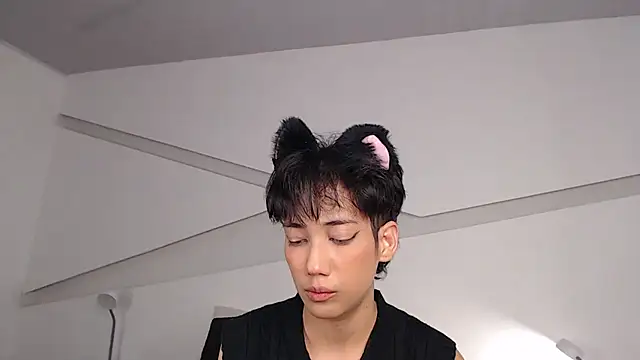 Snapshot of hot_little_bunny chatting on 02-08-25, 11:45 hot little bunny online show from 02-08-25, 11:45