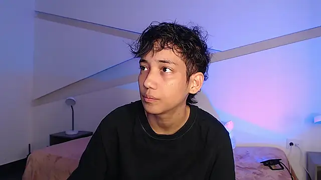 Snapshot of hot_little_bunny chatting on 02-11-25, 08:31 hot little bunny online show from 02-11-25, 08:31