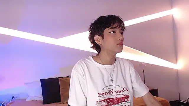 Snapshot of hot_little_bunny chatting on 02-20-25, 08:14 hot little bunny online show from 02-20-25, 08:14