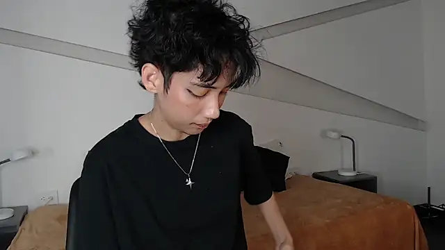 Snapshot of hot_little_bunny chatting on 02-22-25, 12:38 hot little bunny online show from 02-22-25, 12:38