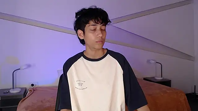 Snapshot of hot_little_bunny chatting on 02-23-25, 08:55 hot little bunny online show from 02-23-25, 08:55