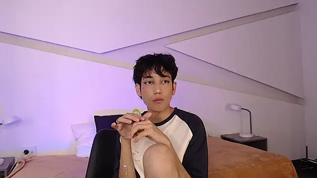 Snapshot of hot_little_bunny chatting on 02-24-25, 12:09 hot little bunny online show from 02-24-25, 12:09