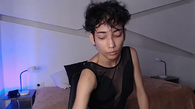 Snapshot of hot_little_bunny chatting on 03-05-25, 08:32 hot little bunny online show from 03-05-25, 08:32