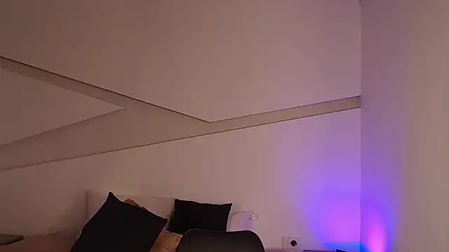 Snapshot of hot_little_bunny chatting on 03-10-25, 12:40 hot little bunny online show from 03-10-25, 12:40