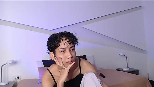 Snapshot of hot_little_bunny chatting on 03-21-25, 09:23 hot little bunny online show from 03-21-25, 09:23