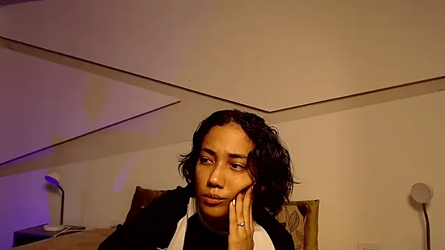 Snapshot of hot_little_bunny chatting on 09-08-25, 09:36 hot little bunny online show from 09-08-25, 09:36