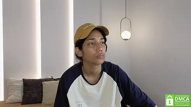 Snapshot of hot_little_bunny chatting on 09-17-25, 09:05 hot little bunny online show from 09-17-25, 09:05